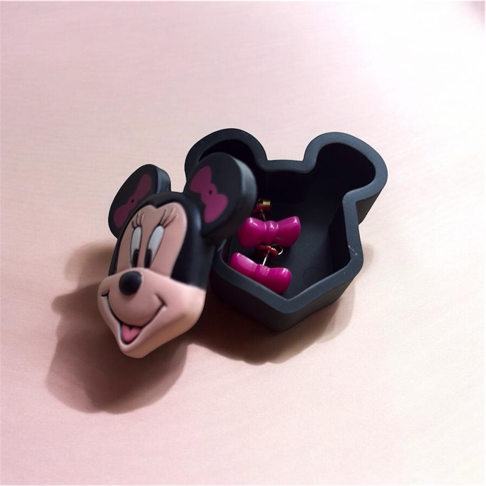 Minnie Mouse Disney for Avon Brooch Earrings Trinket Box Set NIB